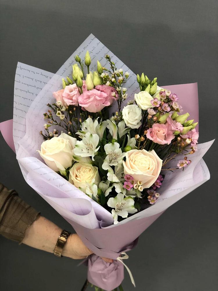 Букет цветов из: Альстромерии, Розы и Лизиантусы в Калиновской