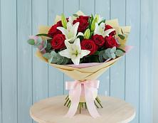 Букет цветов из:  Лилии и Розы в Калиновской