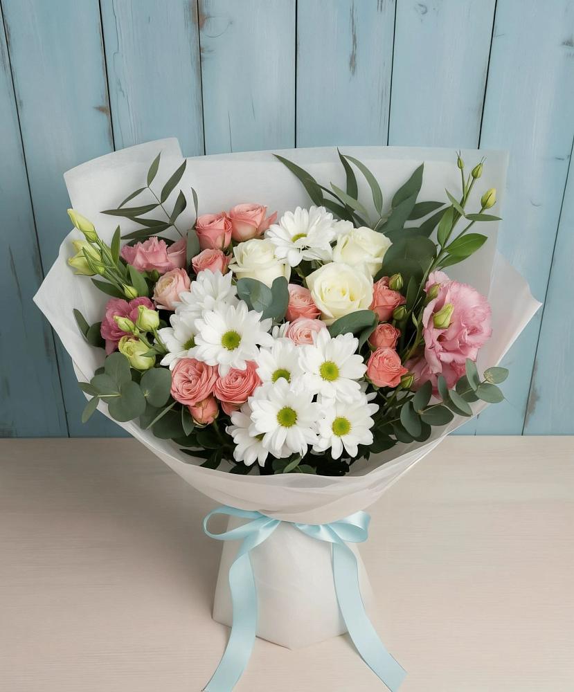 Букет цветов из: Розы, Лизиантусы и Хризантемы в Калиновской