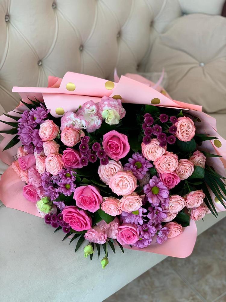 Букет цветов из: Хризантемы, Розы и Лизиантусы в Калиновской