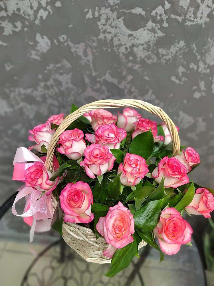Цветочная композиция из Розы в корзине в Калиновской