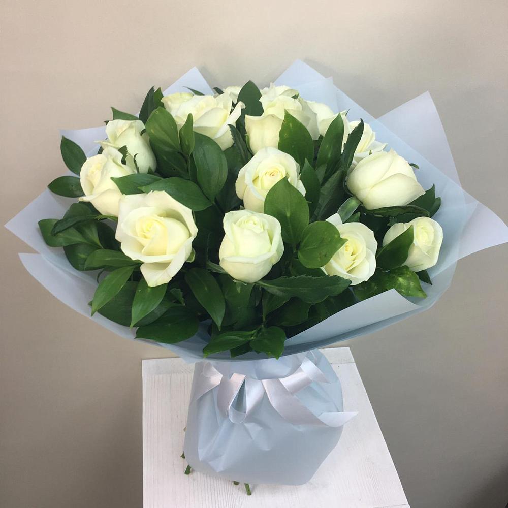 Букет 15 Белых роз Проуд в Калиновской