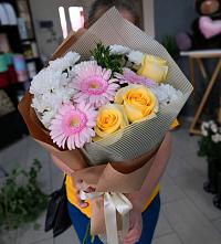 Букет цветов из:  Герберы, Розы и Хризантемы в Калиновской