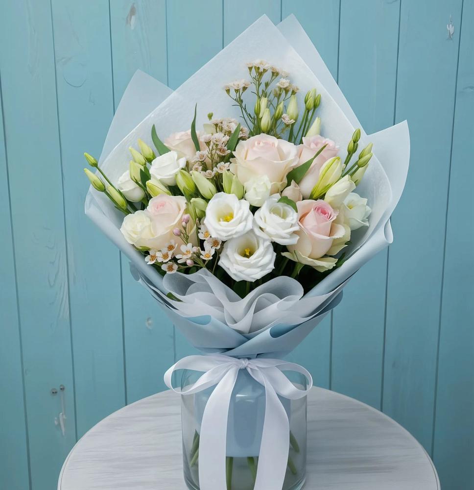 Букет цветов из: Розы и Лизиантусы в Калиновской