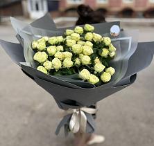Букет Белые кустовые розы Солинеро в Калиновской