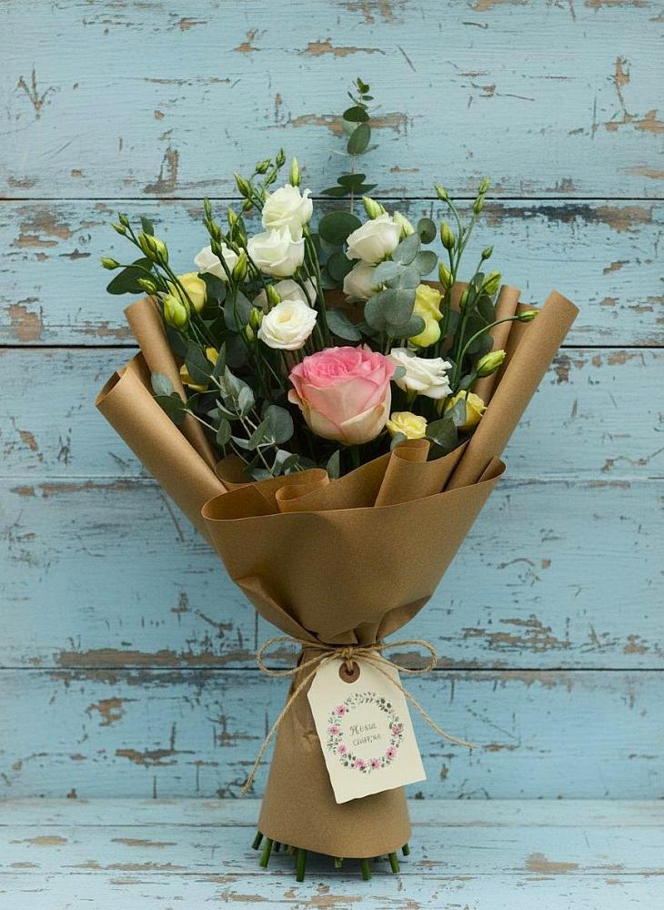 Букет цветов из: Розы и Лизиантусы в Калиновской