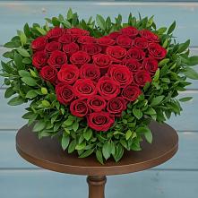 Цветочная композиция из Розы в виде сердца в Калиновской