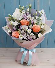 Букет цветов из:  Лизиантусы, Розы, Альстромерии и Гипсофила в Калиновской