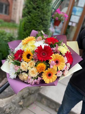 Букет цветов из: Герберы, Ромашки, Хризантемы, Розы и Подсолнухи в Калиновской