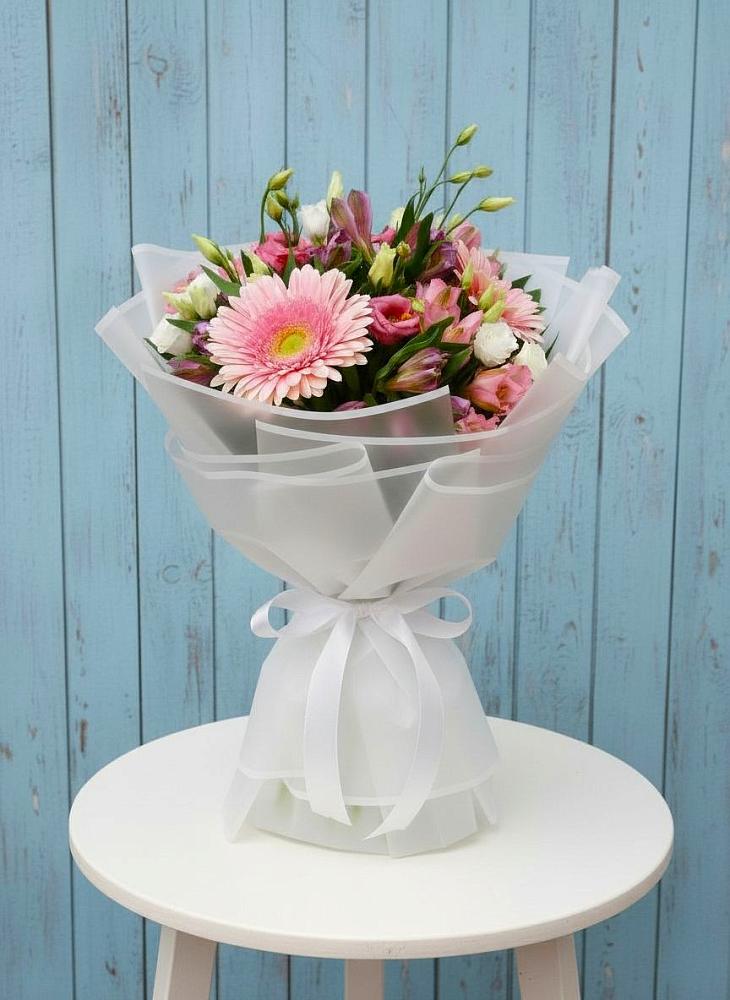 Букет цветов из: Герберы, Альстромерии и Лизиантусы в Калиновской