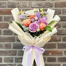 Букет цветов из:  Лизиантусы и Розы в Калиновской