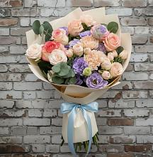 Букет цветов из:  Розы, Лизиантусы и Гвоздики #REPLACE_PRED# Калиновской