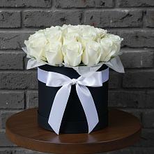 Цветочная композиция из Розы в шляпной коробке в Калиновской